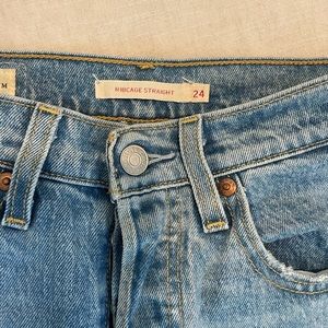 Levi’s Ribcage Jeans
